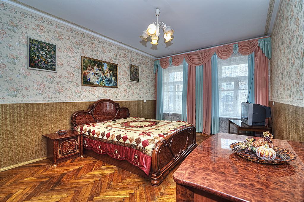 Apartment Na 7-Ya Krasnoarmeyskaya Sint-Petersburg Kamer foto
